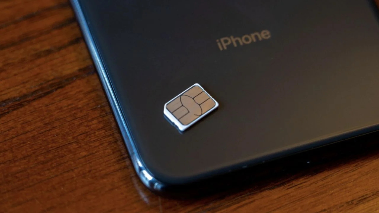 iPhone 16 Models: U.S. eSIM Exclusivity and Global SIM Card Tray Availability