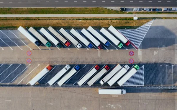 Optimizing Vehicle Tracking: Leveraging Three Databases for Efficiency