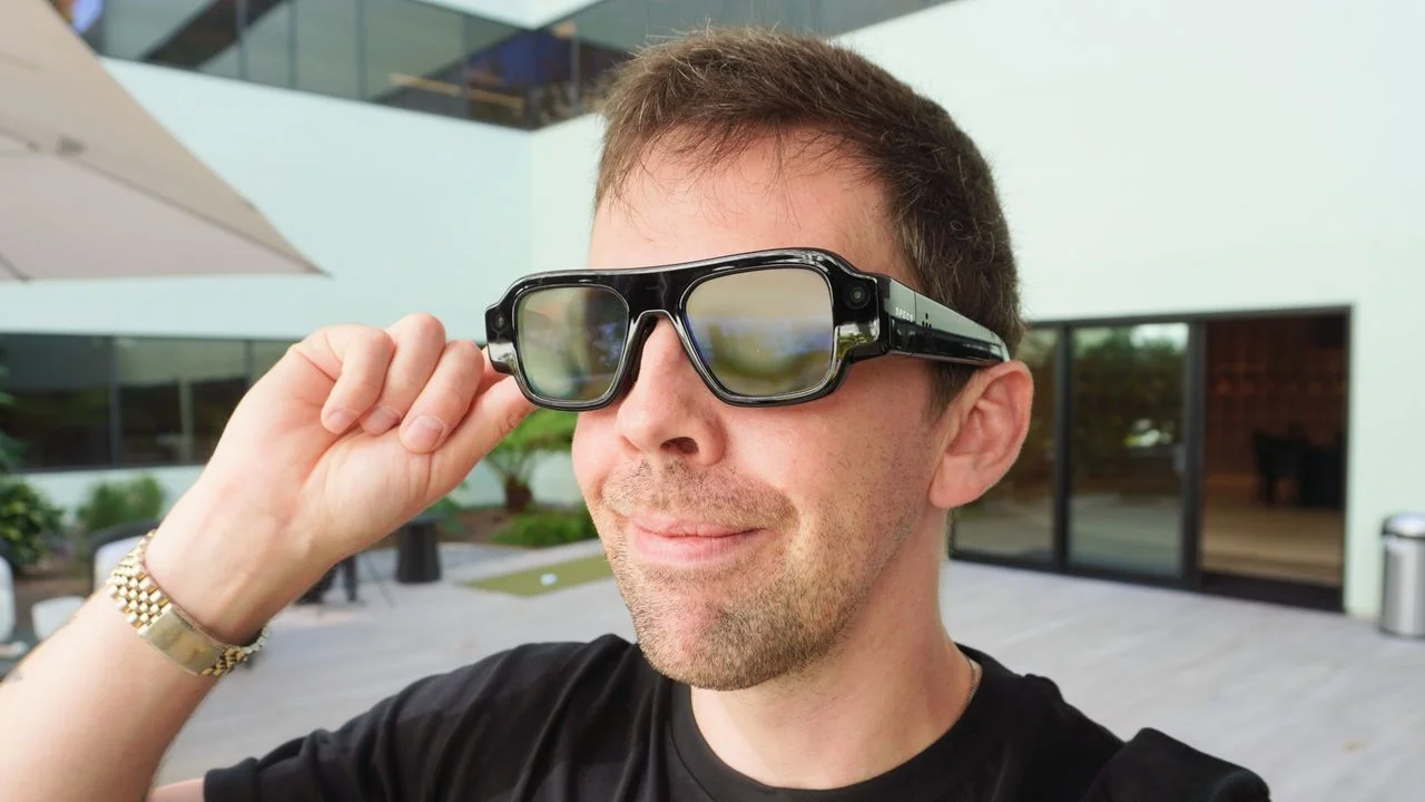 Snap's Bold Specs Redefine Smart Glasses Aesthetics and Public Perception